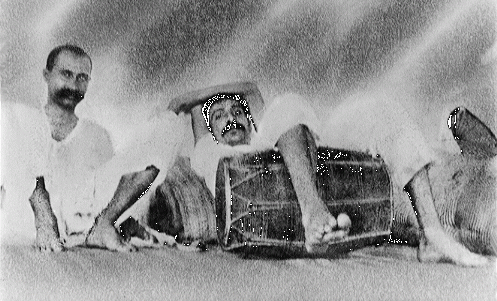Baba med Gustadji, en av hans f�rste disipler, Bombay, 1922