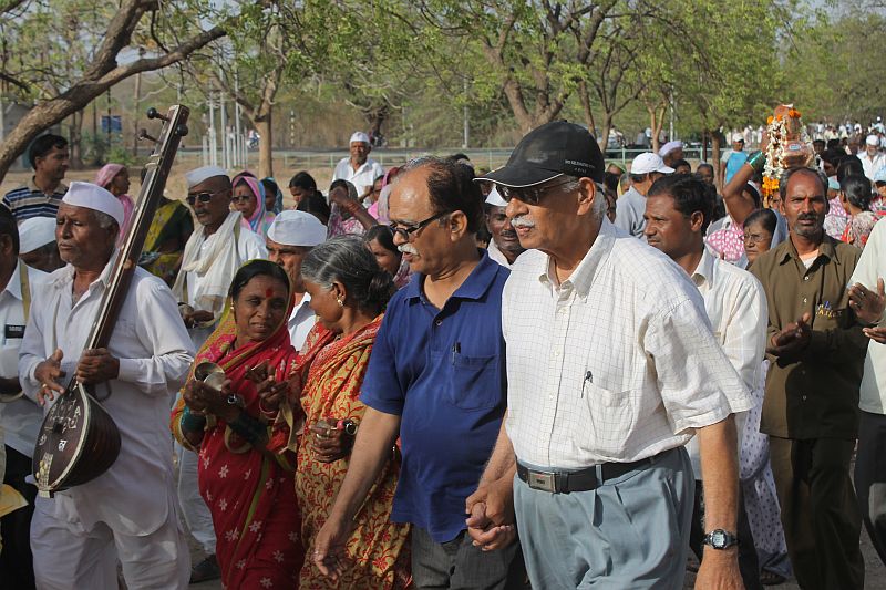 headoftheprocession.jpg